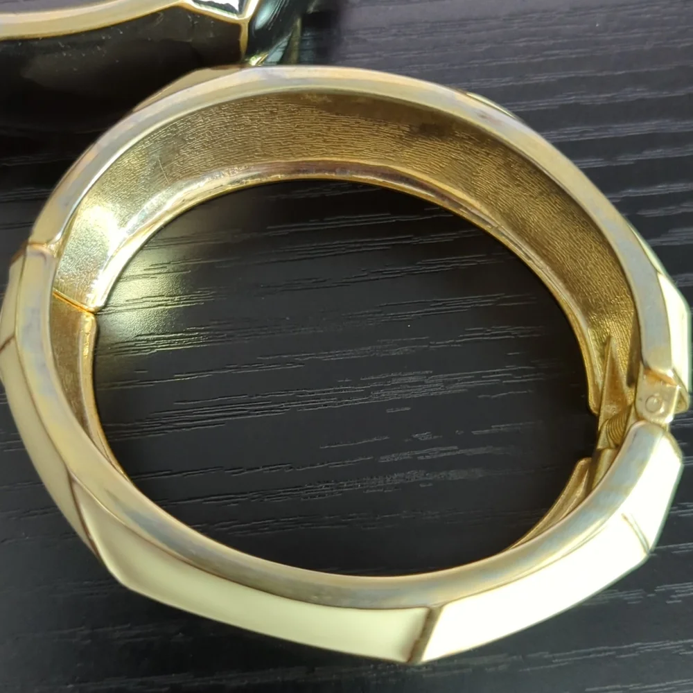3 enamel bangles, black and white - Picture 5 of 8